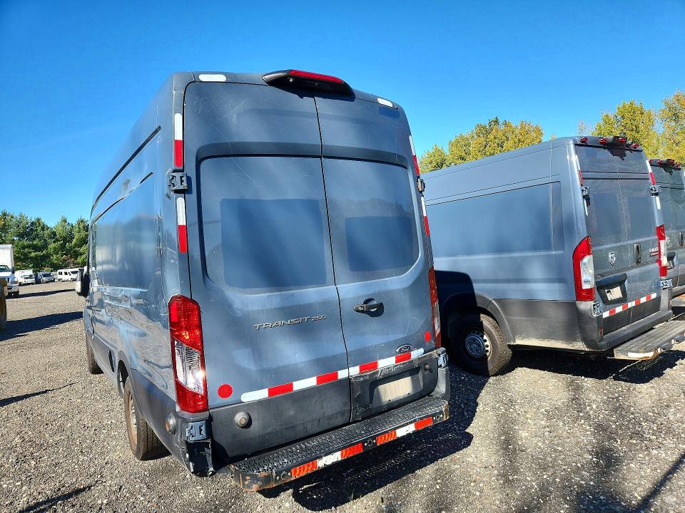 67937586 :رقم المزاد ، 1FTBR3X89LKB28371 vin ، 2020 Ford Transit 250 مزاد بيع