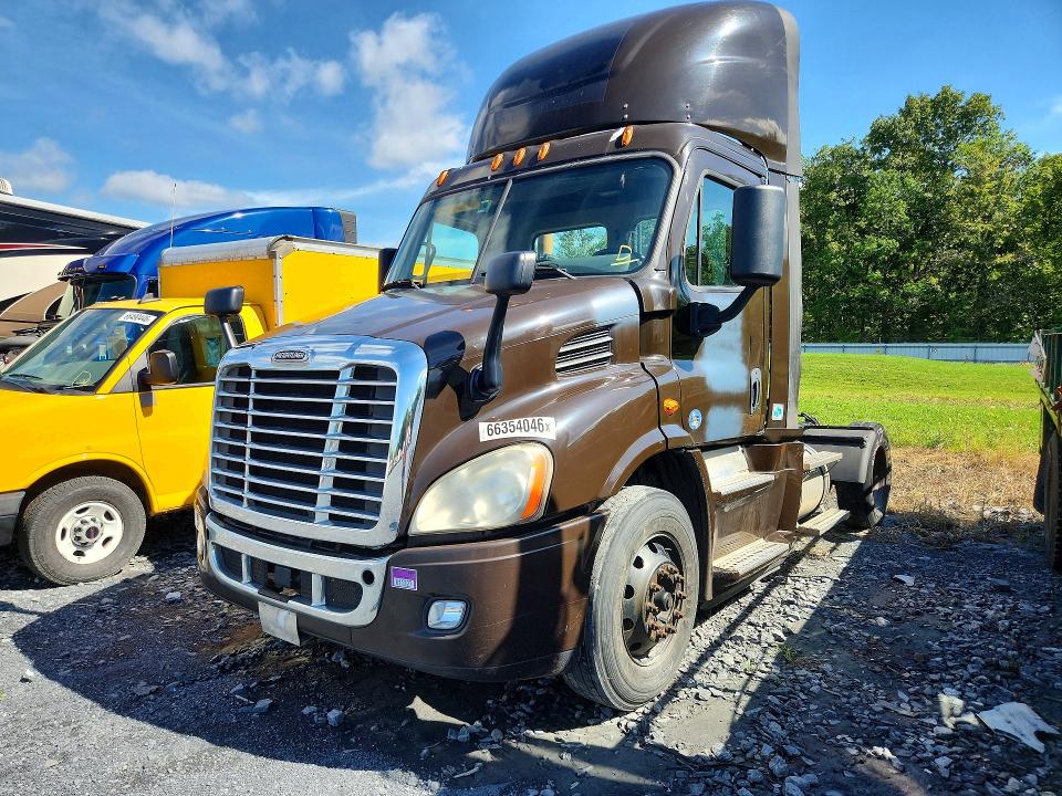 Auction sale of the 2017 Freightliner Cascadia 113, vin: 1FUBGBDV0HLHH2540, lot number: 66354046