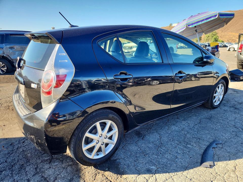 68198736 :رقم المزاد ، JTDKDTB34C1023916 vin ، 2012 Toyota Prius C مزاد بيع
