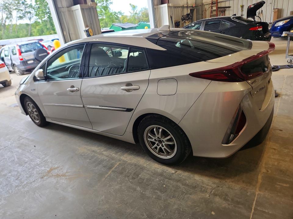 2020 Toyota Prius Prime მანქანა იყიდება აუქციონზე, vin: JTDKARFP1L3126563, აუქციონის ნომერი: 70105966