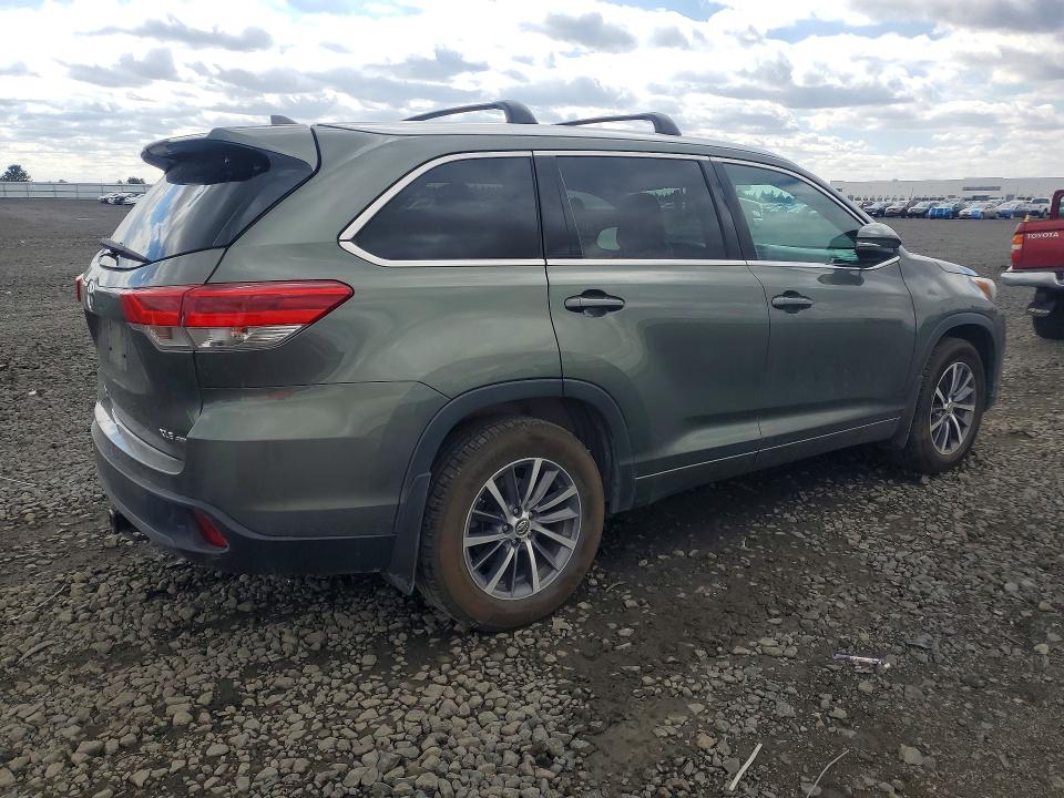 68099476 :رقم المزاد ، 5TDJZRFH5HS356528 vin ، 2017 Toyota Highlander مزاد بيع