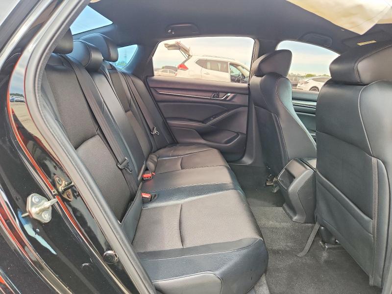 69892266 :رقم المزاد ، 1HGCV1F37JA203437 vin ، 2018 Honda Accord مزاد بيع