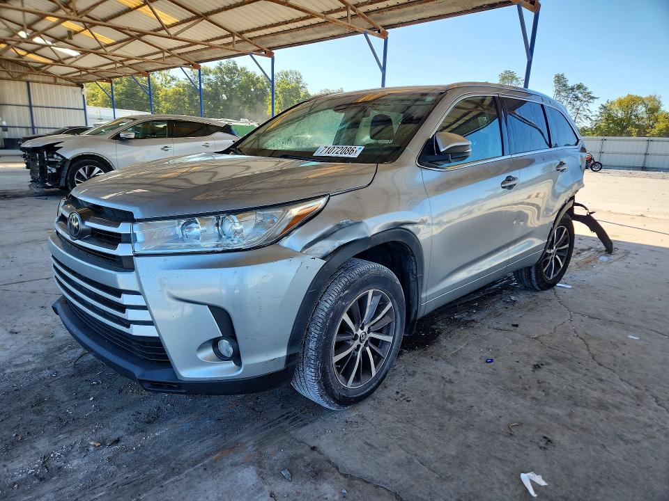 Продажа на аукционе авто 2017 Toyota Highlander, vin: 5TDJZRFH7HS365103, номер лота: 71072086