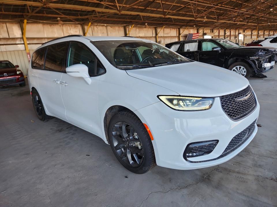 2021 Chrysler Pacifica მანქანა იყიდება აუქციონზე, vin: 2C4RC1FG0MR572299, აუქციონის ნომერი: 68258686