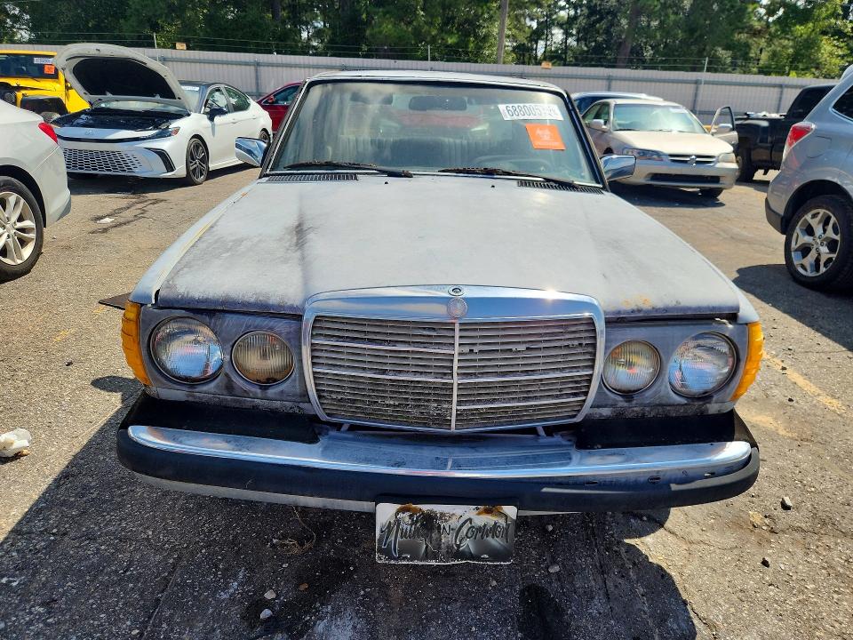 1984 Mercedes-benz 300 მანქანა იყიდება აუქციონზე, vin: WDBAB33A5EA158483, აუქციონის ნომერი: 68800576