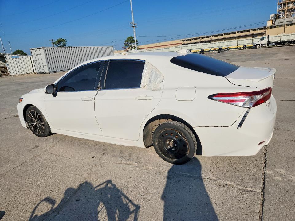 2020 Toyota Camry მანქანა იყიდება აუქციონზე, vin: 4T1G11AK0LU326679, აუქციონის ნომერი: 69800526