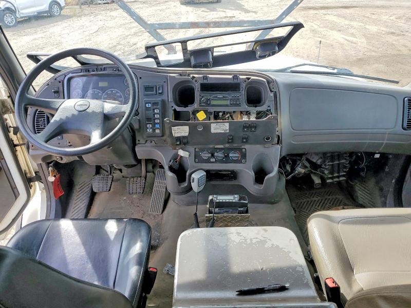 Продажа на аукционе авто 2005 Freightliner M2, vin: 1FVHC7CVX5HU09596, номер лота: 63025736