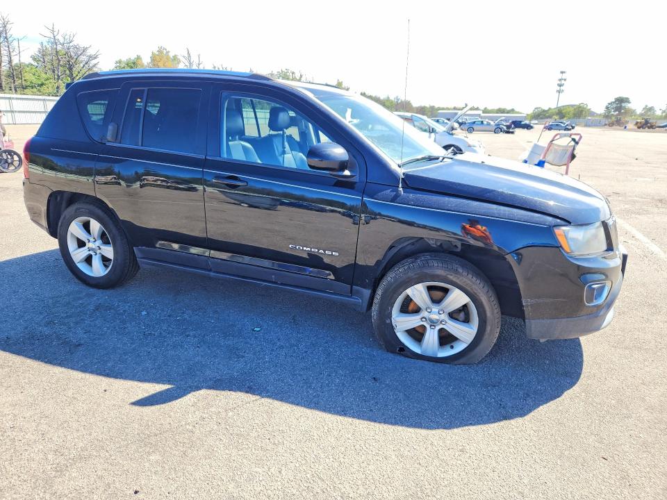 68354786 :رقم المزاد ، 1C4NJDEB5FD215184 vin ، 2015 Jeep Compass مزاد بيع