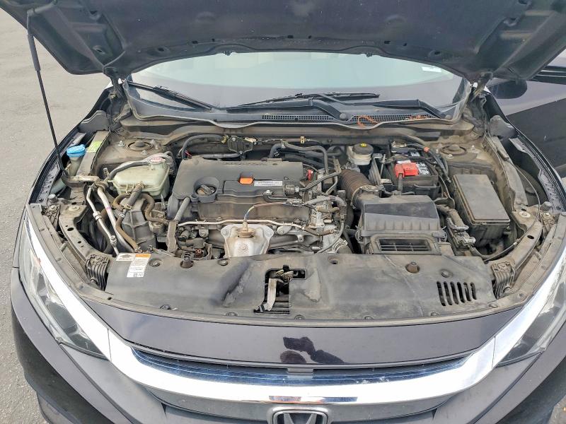 69810626 :رقم المزاد ، 19XFC2F75HE228371 vin ، 2017 Honda Civic مزاد بيع