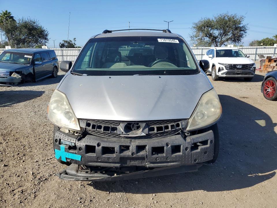 71073546 :رقم المزاد ، 5TDZK23C77S011880 vin ، 2007 Toyota Sienna مزاد بيع