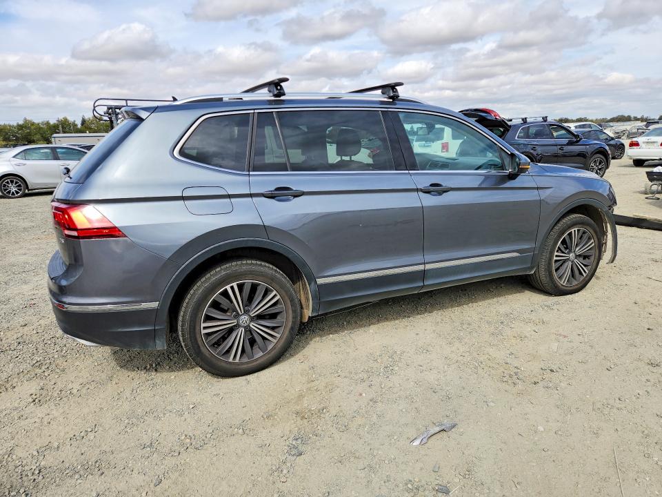 67564996 :رقم المزاد ، 3VV2B7AX3JM002820 vin ، 2018 Volkswagen Tiguan مزاد بيع