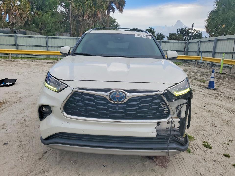 69533616 :رقم المزاد ، 5TDEBRCH9LS005110 vin ، 2020 Toyota Highlander مزاد بيع