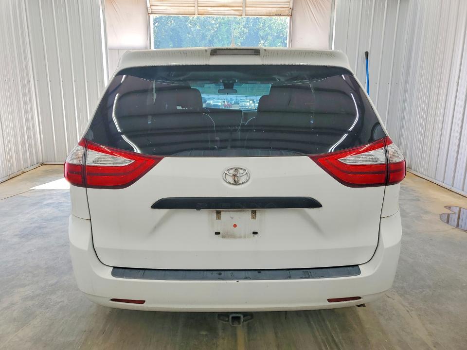 69585926 :رقم المزاد ، 5TDZZ3DCXKS004835 vin ، 2019 Toyota Sienna مزاد بيع