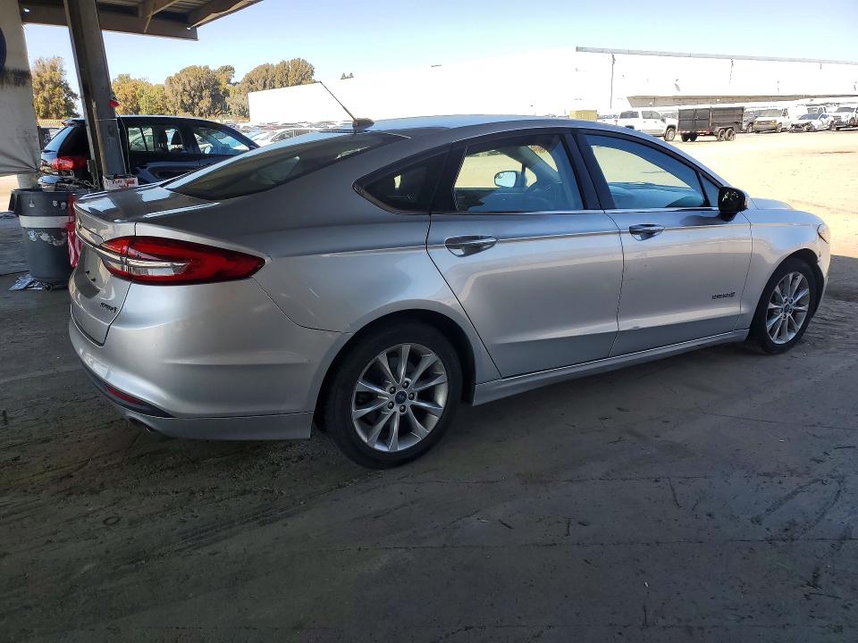 Auction sale of the 2017 Ford Fusion, vin: 3FA6P0LU4HR374794, lot number: 70076116