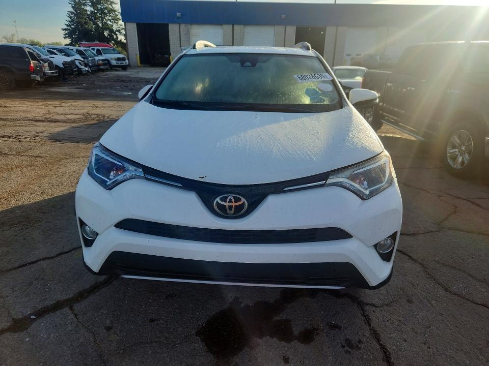 Aukcja sprzedaży 2018 Toyota Rav4, vin: JTMRFREV3JJ222364, numer aukcji: 68028636