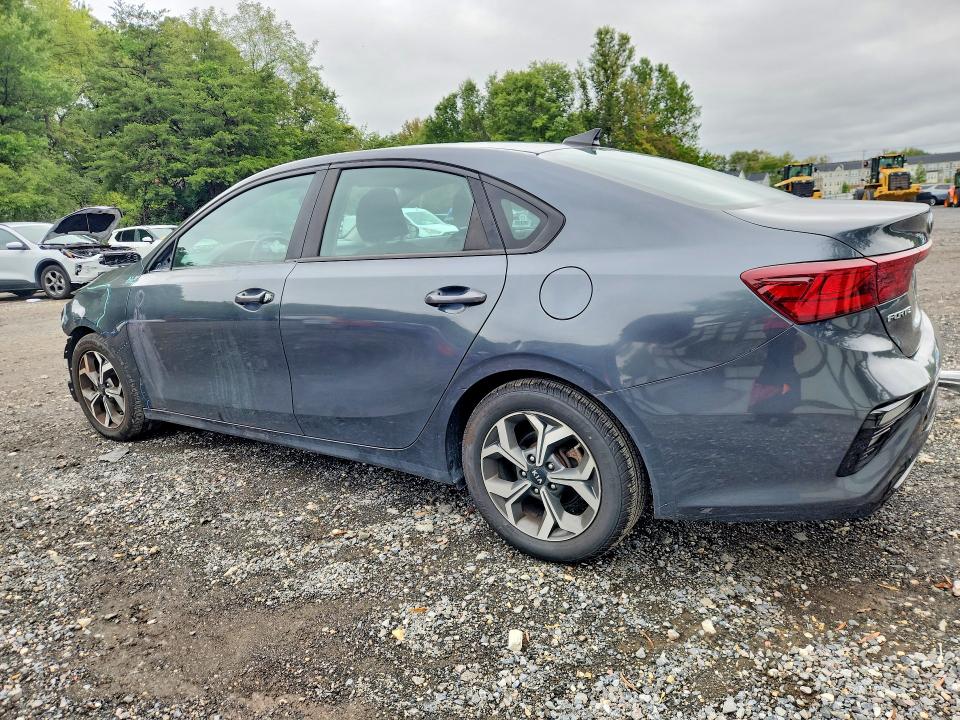 2021 Kia Forte მანქანა იყიდება აუქციონზე, vin: 3KPF24AD8ME352379, აუქციონის ნომერი: 70710176