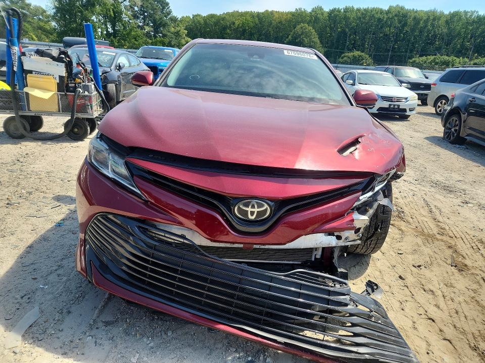 Auction sale of the 2018 Toyota Camry, vin: 4T1B11HK8JU667180, lot number: 67696076