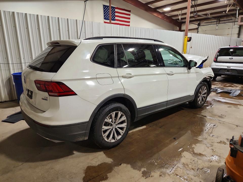 Продаж на аукціоні авто 2018 Volkswagen Tiguan, vin: 3VV0B7AX0JM028251, номер лоту: 69435996