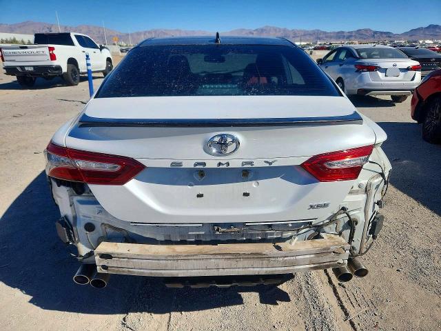 67454866 :رقم المزاد ، 4T1B61HK8KU199213 vin ، 2019 Toyota Camry مزاد بيع