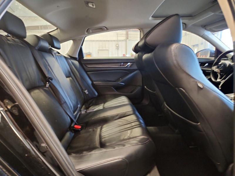 67444986 :رقم المزاد ، 1HGCV1F59JA214487 vin ، 2018 Honda Accord مزاد بيع
