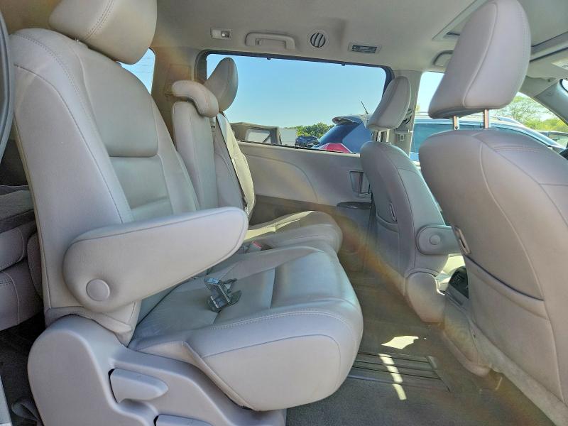 68431546 :رقم المزاد ، 5TDYZ3DC6JS965734 vin ، 2018 Toyota Sienna مزاد بيع