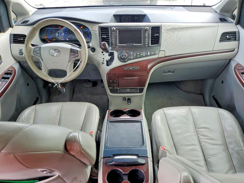 70863106 :رقم المزاد ، 5TDDK3DC3CS039622 vin ، 2012 Toyota Sienna مزاد بيع