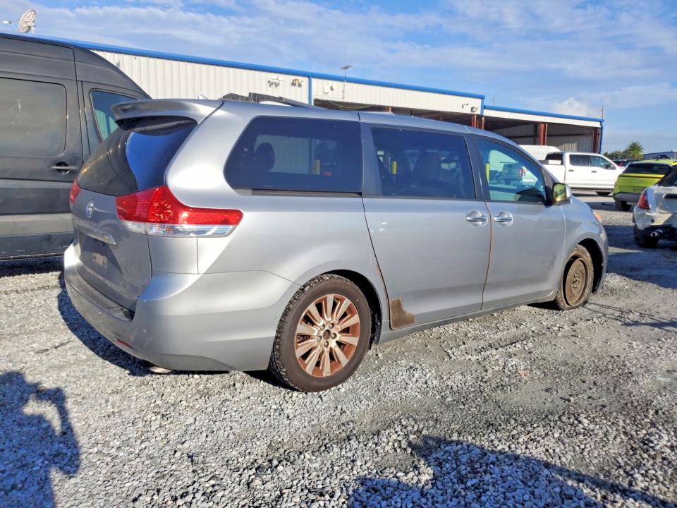 Продаж на аукціоні авто 2011 Toyota Sienna, vin: 5TDYK3DC9BS097119, номер лоту: 68559786