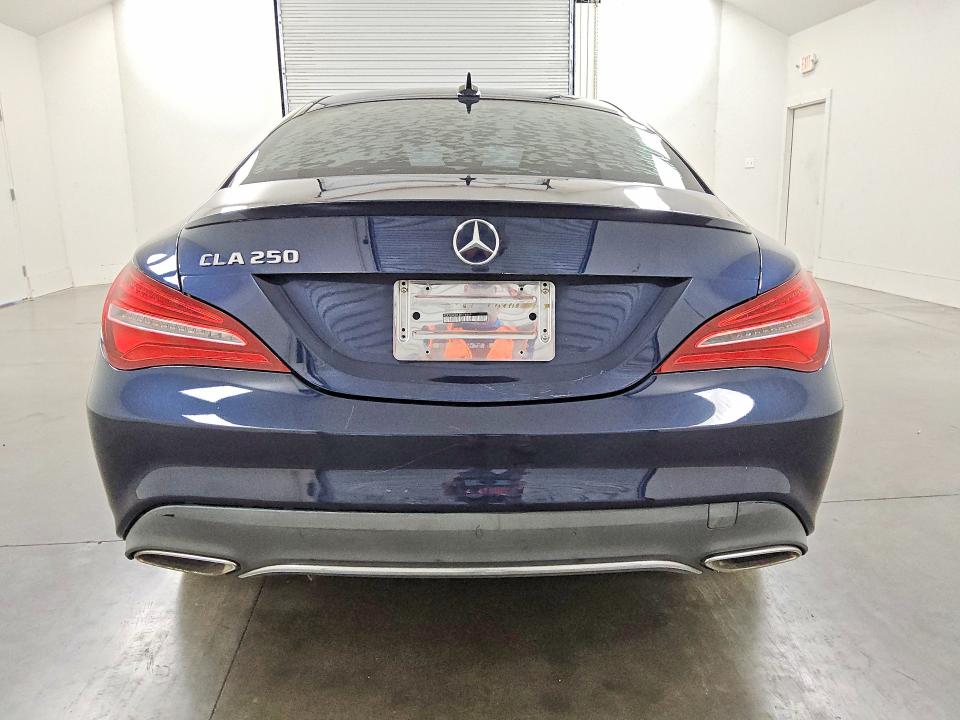 66055186 :رقم المزاد ، WDDSJ4EB6JN576869 vin ، 2018 Mercedes-benz Cla مزاد بيع
