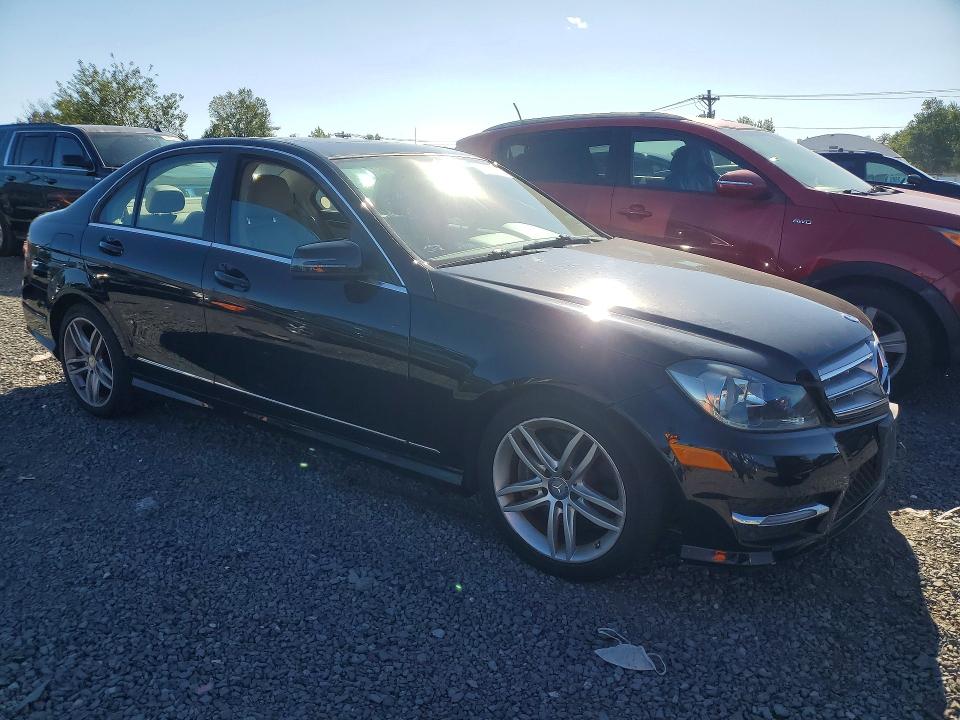 68695106 :رقم المزاد ، WDDGF8AB1DR278666 vin ، 2013 Mercedes-benz C مزاد بيع