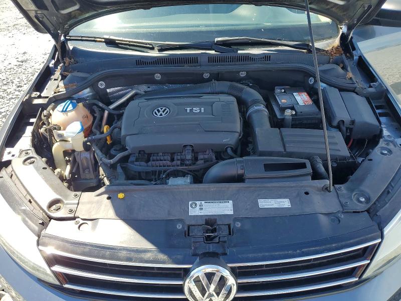 68443666 :رقم المزاد ، 3VWD17AJ4FM305566 vin ، 2015 Volkswagen Jetta مزاد بيع