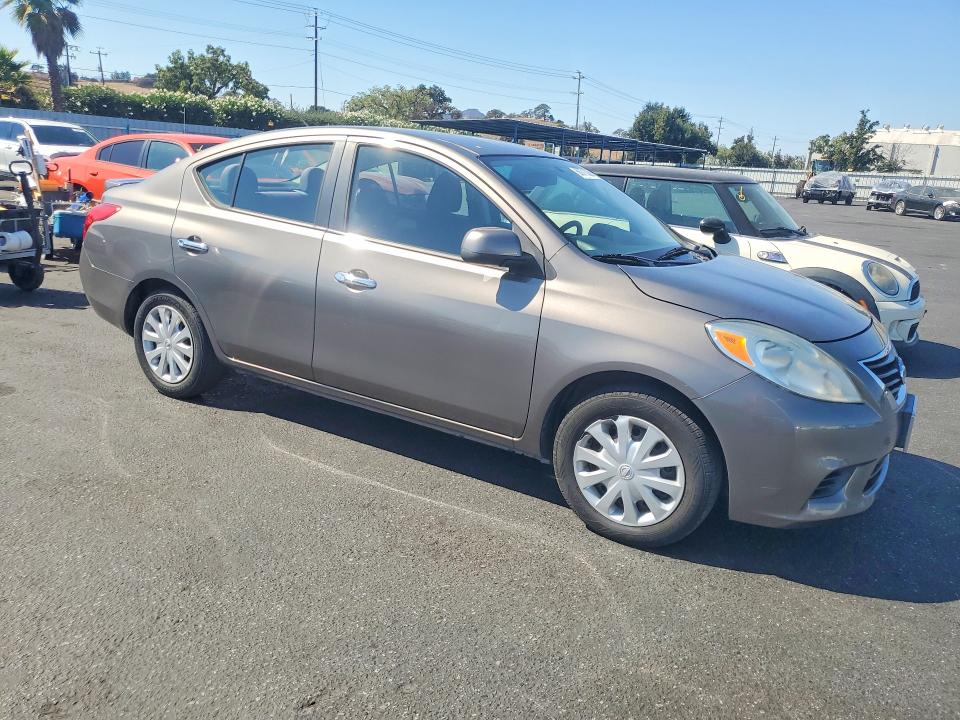 2013 Nissan Versa მანქანა იყიდება აუქციონზე, vin: 3N1CN7APXDL829155, აუქციონის ნომერი: 69771336