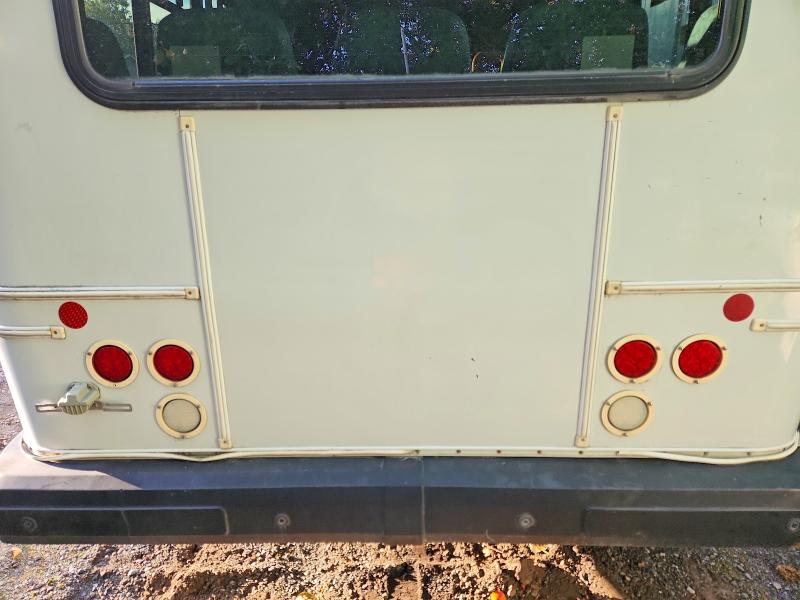 69012526 :رقم المزاد ، 1FDFE4FS6BDA63087         vin ، 2011 Ford Econoline مزاد بيع