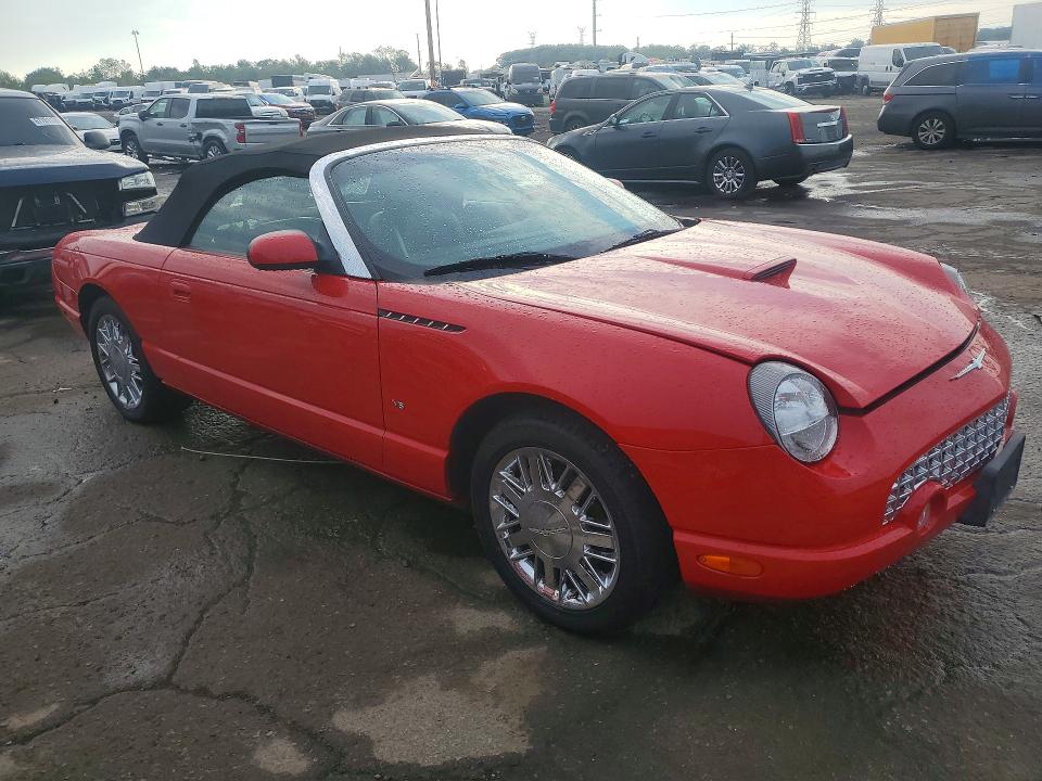 68135786 :رقم المزاد ، 1FAHP60A52Y102902 vin ، 2002 Ford Thunderbird مزاد بيع