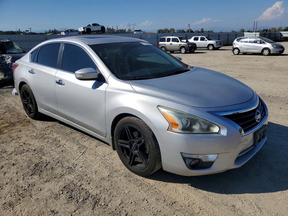 Продажа на аукционе авто 2013 Nissan Altima, vin: 1N4BL3AP0DN497367, номер лота: 70135046