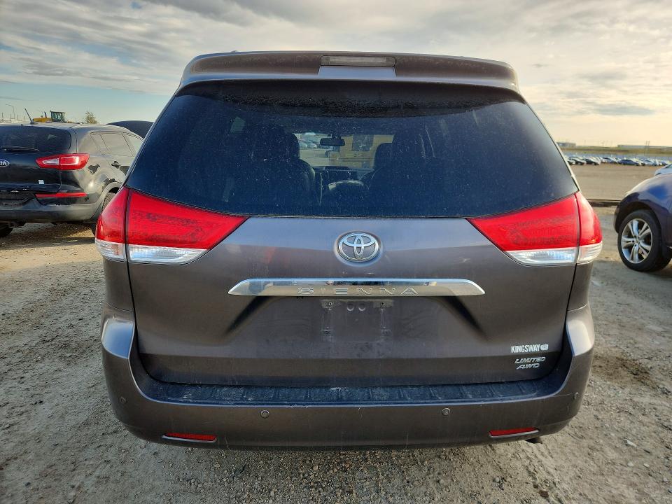 67733976 :رقم المزاد ، 5TDDK3DC3ES076768 vin ، 2014 Toyota Sienna مزاد بيع