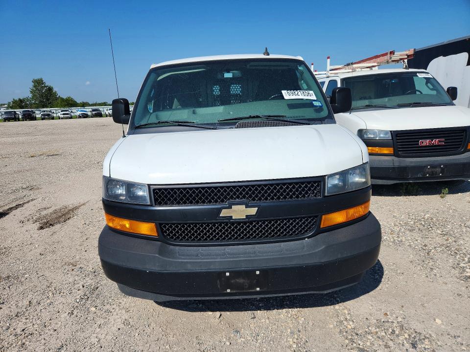 69821856 :رقم المزاد ، 1GCWGAFP3M1197276 vin ، 2021 Chevrolet Express G2500 مزاد بيع