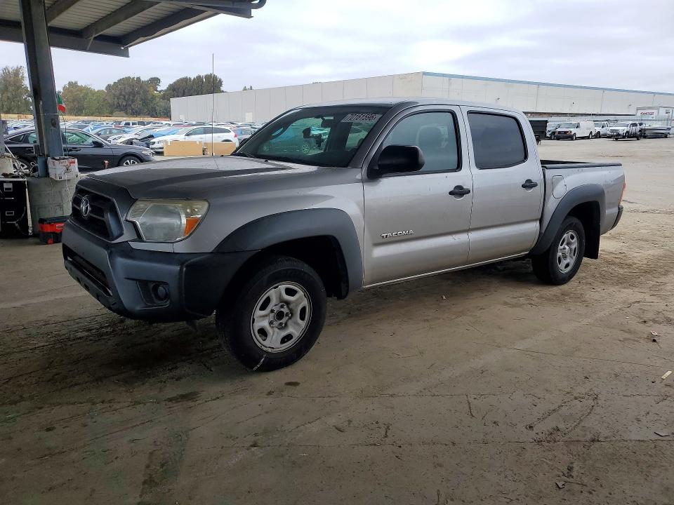 Продажа на аукционе авто 2015 Toyota Tacoma, vin: 5TFJX4CN2FX055838, номер лота: 70161596