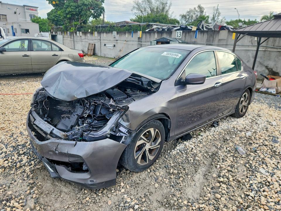 70095996 :رقم المزاد ، 1HGCR2F37HA291832 vin ، 2017 Honda Accord مزاد بيع