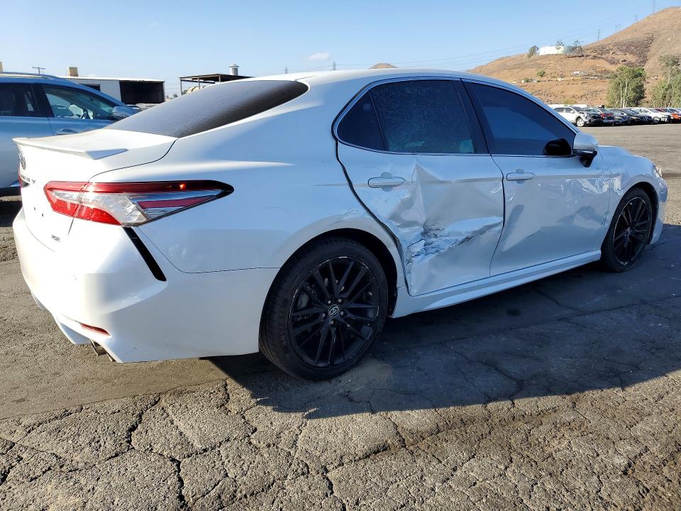 Auction sale of the 2018 Toyota Camry, vin: 4T1B61HK4JU141226, lot number: 67839916