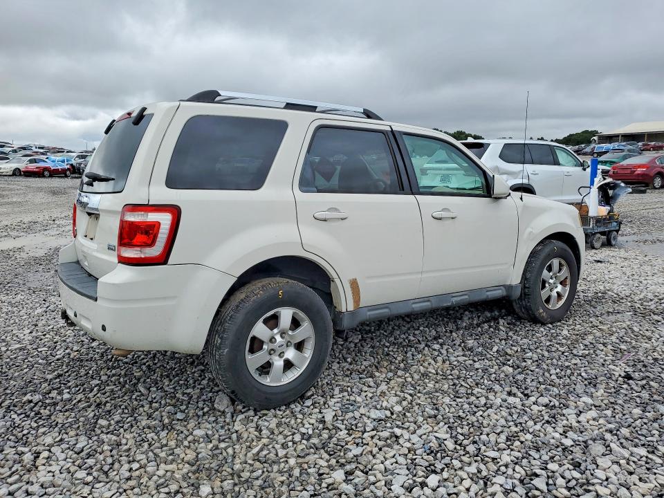 70242396 :رقم المزاد ، 1FMCU9EG5BKA47443 vin ، 2011 Ford Escape مزاد بيع