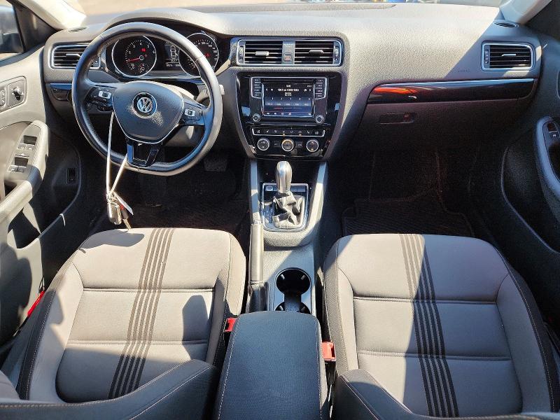 67354056 :رقم المزاد ، 3VWDB7AJ1HM296406 vin ، 2017 Volkswagen Jetta مزاد بيع
