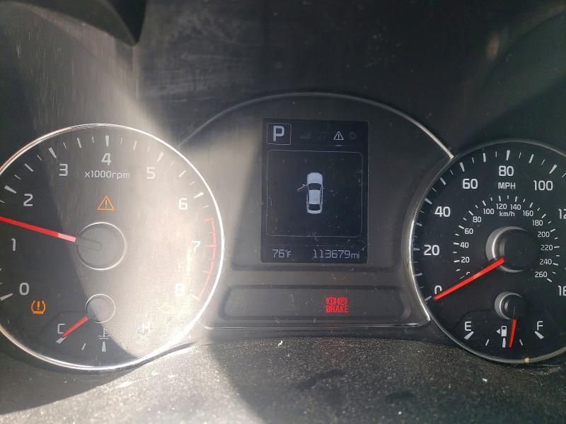 68046976 :رقم المزاد ، 3KPFL4A73JE189580 vin ، 2018 Kia Forte مزاد بيع