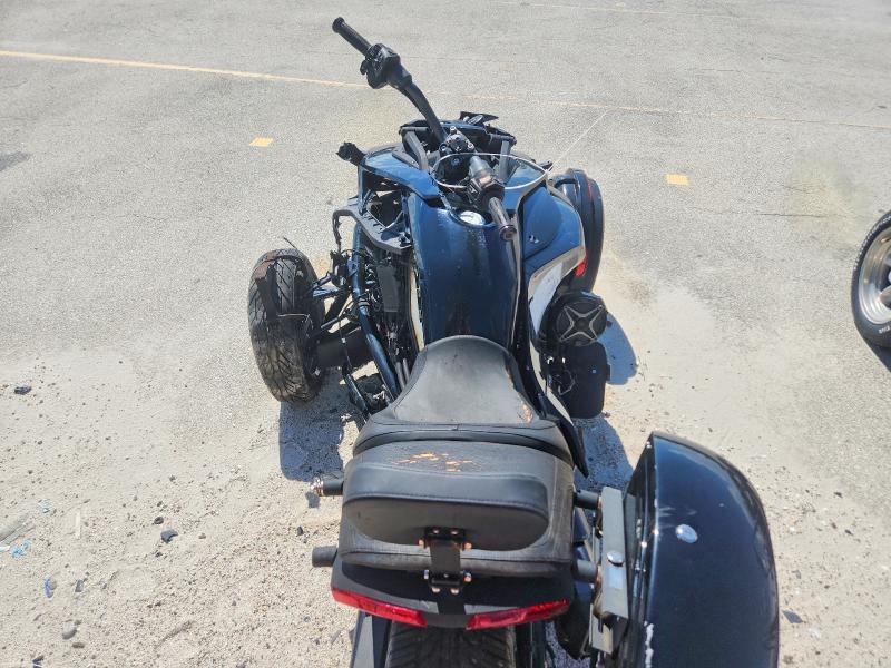 67617606 :رقم المزاد ، 2BXRDDE28MV000487         vin ، 2021 Can-am Spyder Roadster مزاد بيع