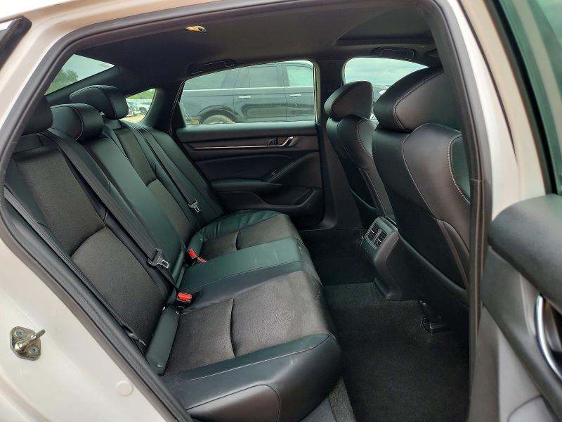 68690776 :رقم المزاد ، 1HGCV2F36JA025123 vin ، 2018 Honda Accord مزاد بيع