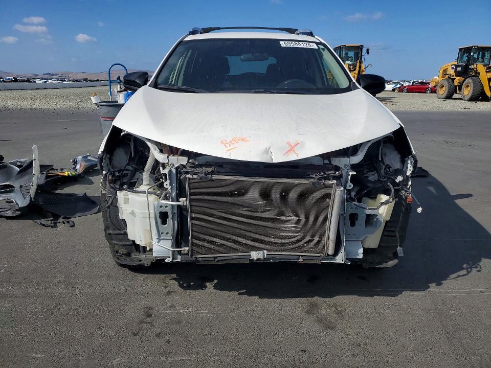 Продаж на аукціоні авто 2016 Toyota Rav4, vin: JTMZFREV3GJ091459, номер лоту: 69588126