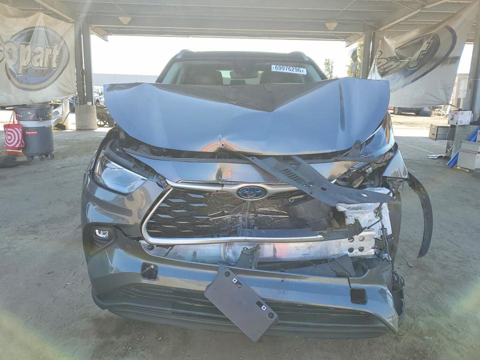 2023 Toyota Highlander Hybrid მანქანა იყიდება აუქციონზე, vin: 5TDKBRCH6PS593086, აუქციონის ნომერი: 69976296