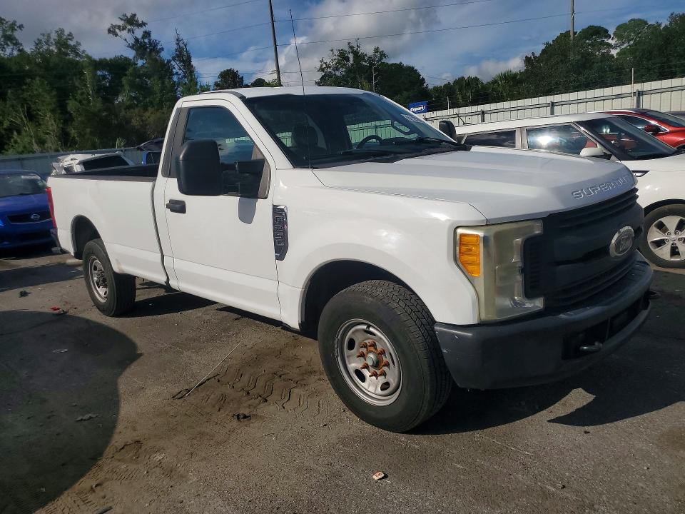 67120996 :رقم المزاد ، 1FTBF2A67HEB14615 vin ، 2017 Ford F250 مزاد بيع