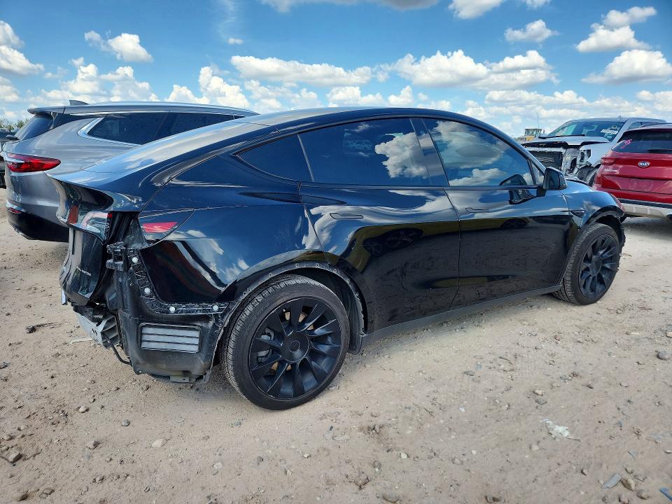 68851796 :رقم المزاد ، 5YJYGDEE2MF265472 vin ، 2021 Tesla Model Y مزاد بيع