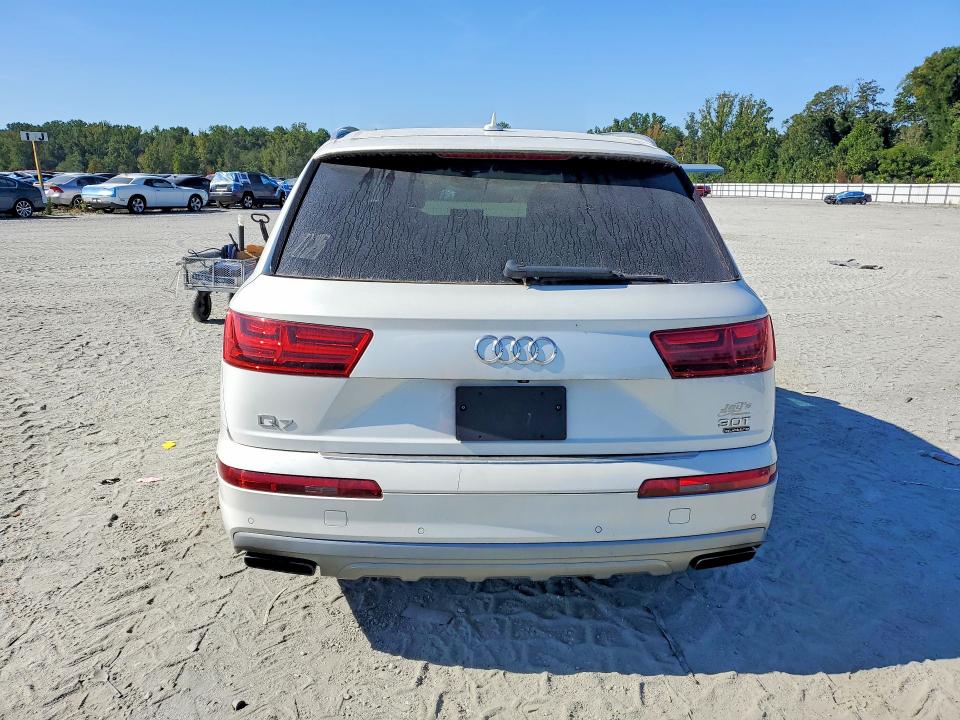 Продажа на аукционе авто 2017 Audi Q7, vin: WA1LAAF70HD024897, номер лота: 68356916