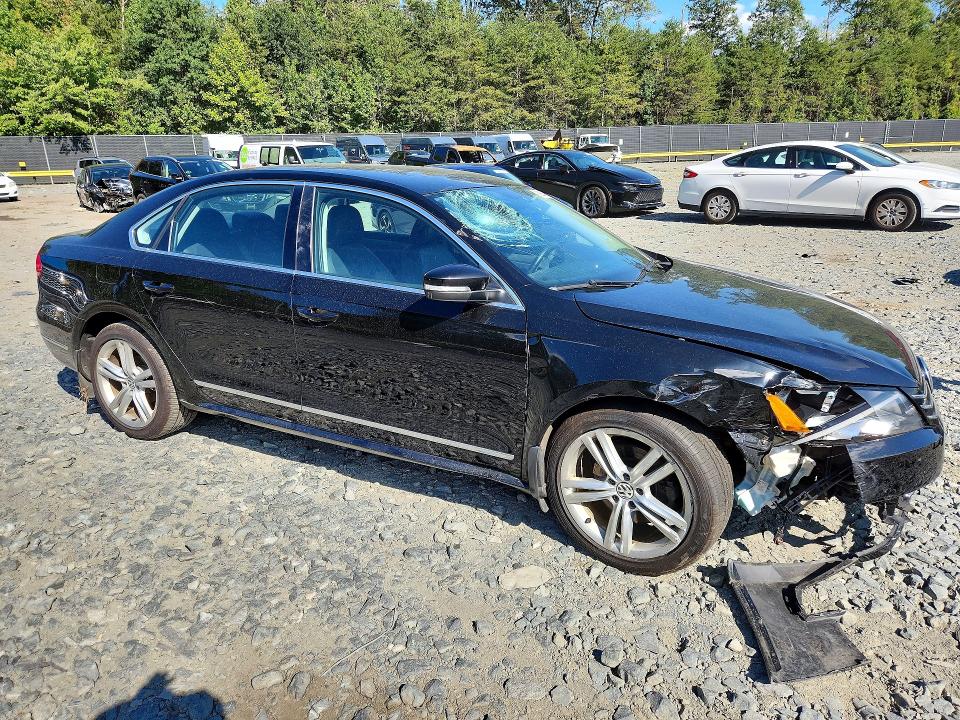 68645636 :رقم المزاد ، 1VWBT7A3XFC122838 vin ، 2015 Volkswagen Passat مزاد بيع